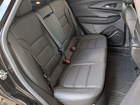 Used 2025 Chevrolet TrailBlazer RS w/ Convenience Package FWD image 21