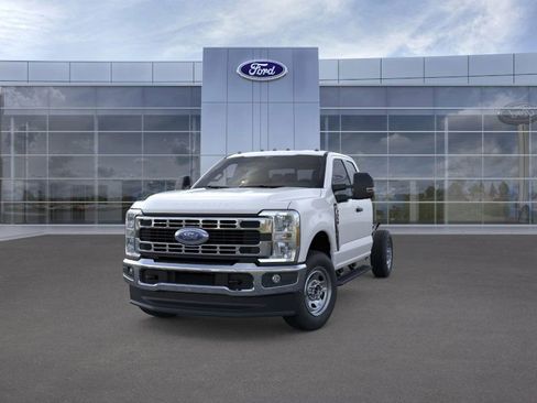 New 2026 Ford F350 XL w/ XL Chrome Package image 2