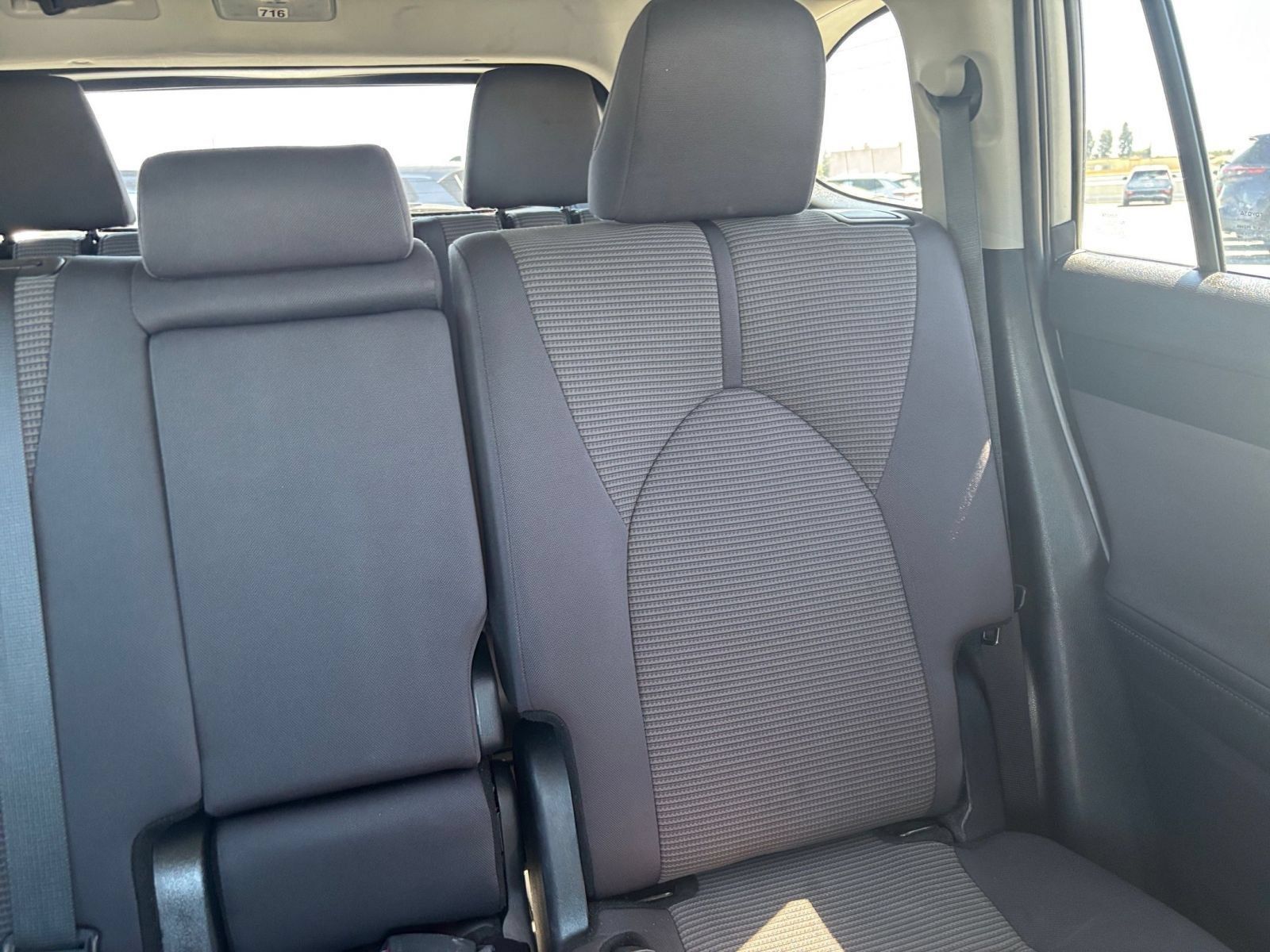 Used 2025 Toyota Highlander LE FWD image 37