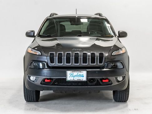 Used 2015 Jeep Cherokee Trailhawk w/ Comfort/Convenience Group AWD/4WD image 5