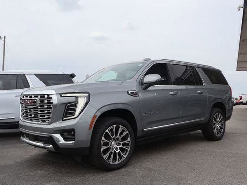 New 2026 GMC Yukon XL Denali w/ Sun & Power Step Package AWD/4WD image 3