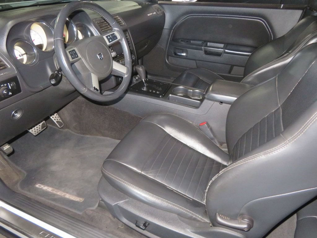 Used 2010 Dodge Challenger R/T RWD image 18