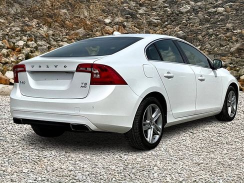 Used 2015 Volvo S60 T5 Platinum image 2