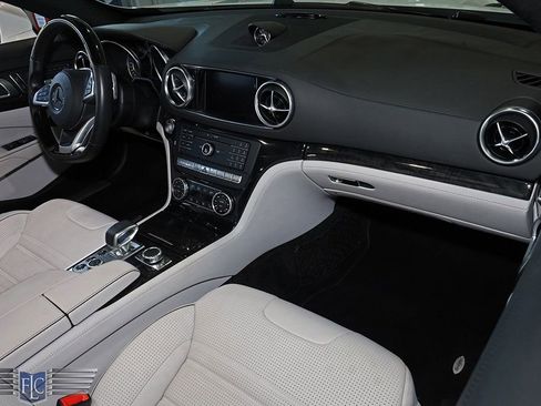 Used 2017 Mercedes-Benz SL 63 AMG image 21