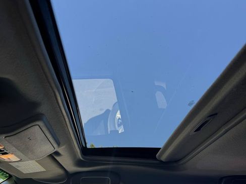 Used 2014 Nissan Frontier SL w/ SL Moonroof Package AWD/4WD image 15