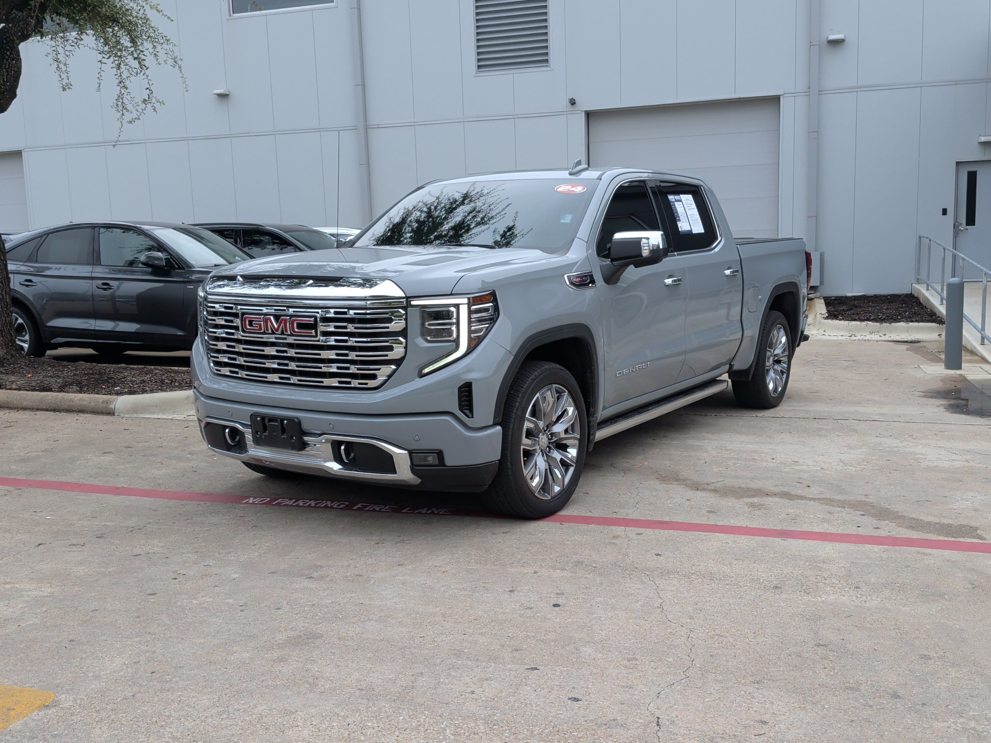 Used 2024 GMC Sierra 1500 Denali w/ Denali Reserve Package AWD/4WD image 5