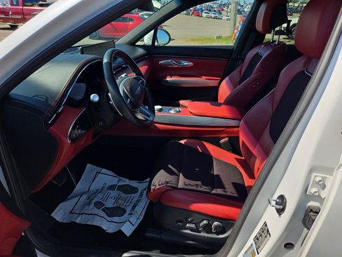 Used 2023 Genesis GV70 2.5T w/ Sport Prestige Package image 10