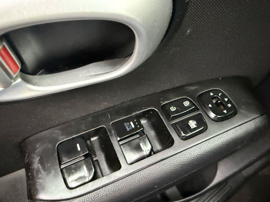 Used 2016 Kia Soul FWD image 10