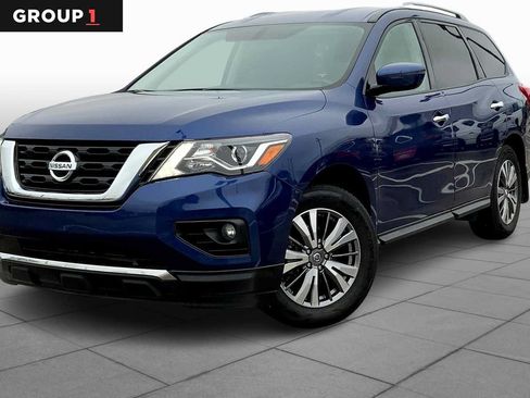 Used 2020 Nissan Pathfinder SV FWD image 1