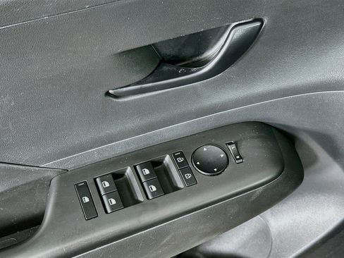 Used 2025 Hyundai Kona SEL FWD image 15