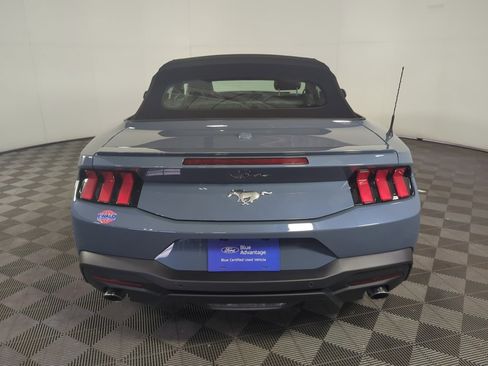 Used 2025 Ford Mustang Premium image 7