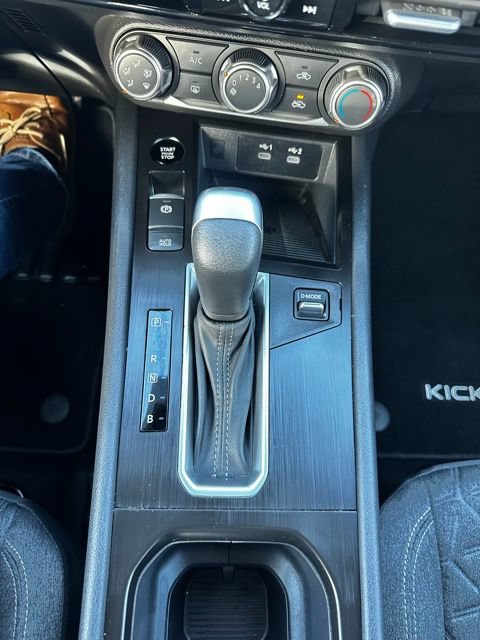 Certified 2025 Nissan Kicks SV FWD image 21