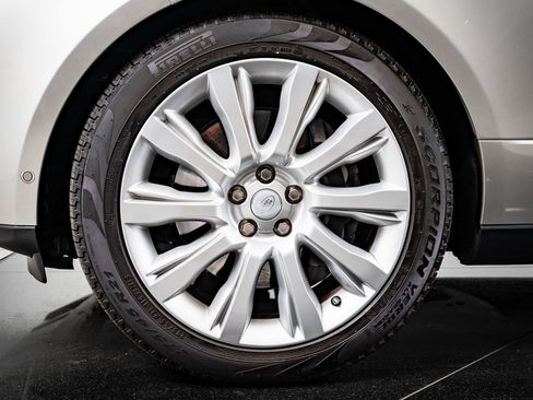 Used 2017 Land Rover Range Rover Supercharged image 13