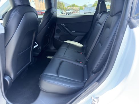 Used 2021 Tesla Model Y Long Range AWD/4WD image 15