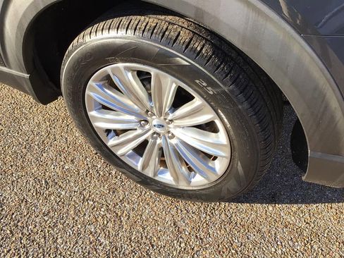 Used 2022 Ford Explorer Limited w/ Equipment Group 301A image 16