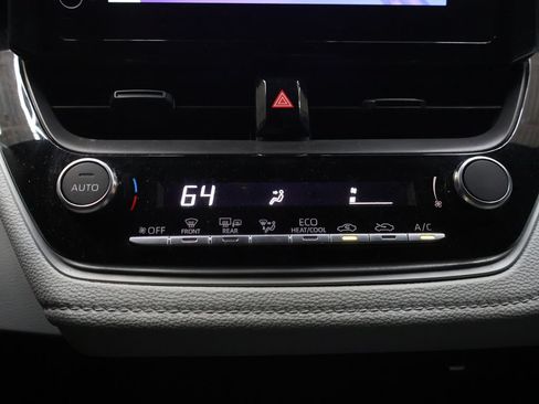 Used 2024 Toyota Corolla SE FWD image 25