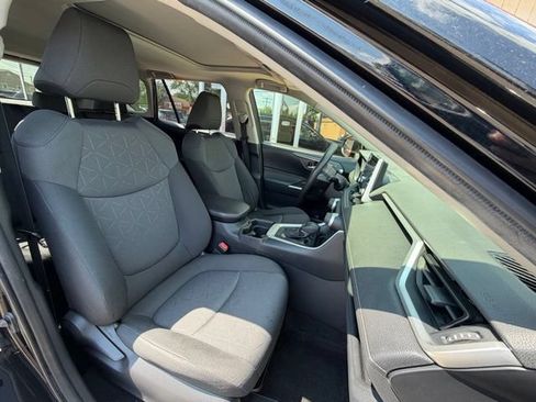 Used 2019 Toyota RAV4 XLE w/ Convenience Package AWD/4WD image 12