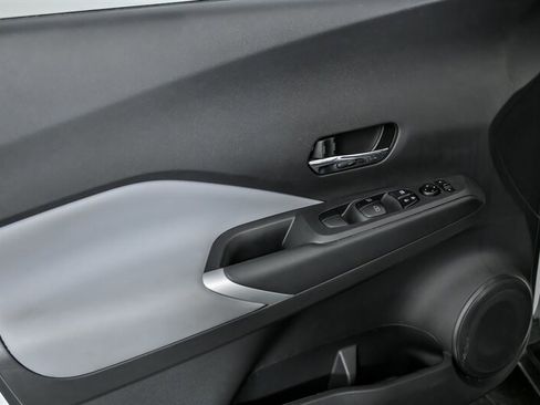 Used 2024 Nissan Kicks SR w/ SR Premium Package image 15