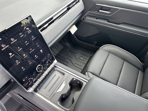 New 2026 GMC Sierra EV Elevation w/ LPO, Elevation Dark Package image 27