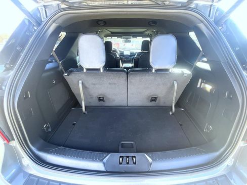 Used 2023 Ford Explorer ST-Line w/ Class IV Trailer Tow Package image 25