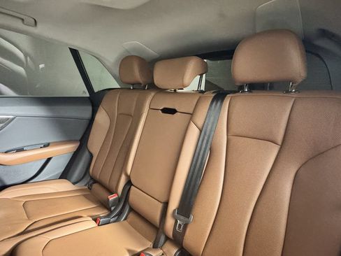 Used 2019 Audi Q8 Premium Plus w/ Premium Plus AWD/4WD image 29