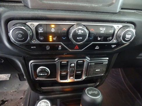 Certified 2022 Jeep Wrangler Unlimited Willys image 11