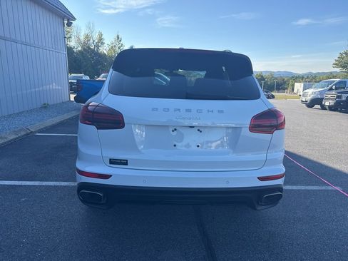 Used 2017 Porsche Cayenne image 4