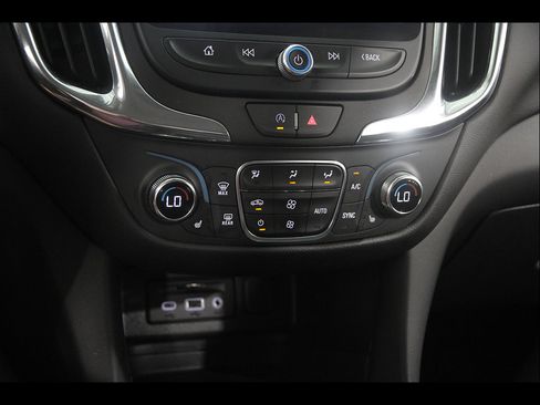 Certified 2024 Chevrolet Equinox LT FWD image 14