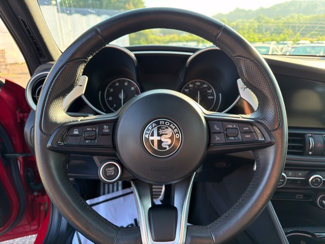 Used 2022 Alfa Romeo Giulia Veloce AWD/4WD image 10