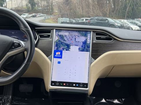 Used 2016 Tesla Model S 70 image 13