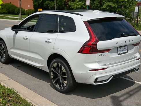 New 2026 Volvo XC60 T8 Plus w/ Climate Package AWD/4WD image 7