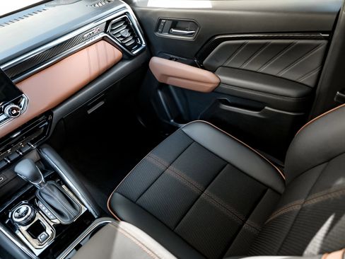 New 2026 GMC Canyon AT4 image 38