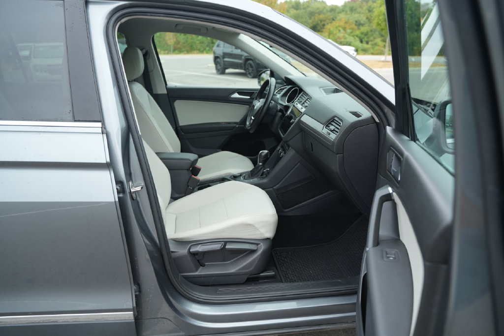 Used 2018 Volkswagen Tiguan SE w/ Panoramic Sunroof Package AWD/4WD image 20