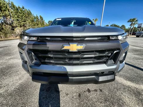 Used 2024 Chevrolet Colorado LT image 30