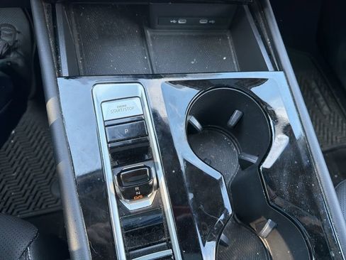 Used 2024 Volkswagen Atlas SE image 13