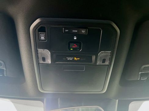 Used 2025 Toyota Tundra SR5 w/ SR5 Convenience Package AWD/4WD image 20