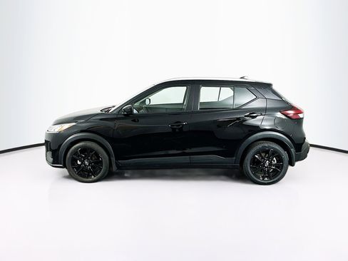 Used 2023 Nissan Kicks SV image 4