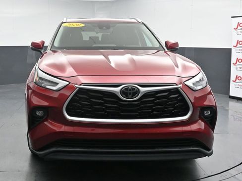 Used 2020 Toyota Highlander XLE FWD image 3