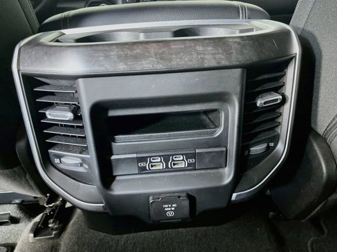 Used 2022 RAM 1500 Big Horn AWD/4WD image 33
