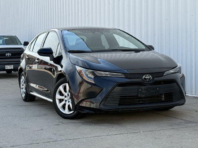Used 2024 Toyota Corolla LE FWD image 2