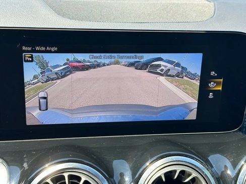 Used 2023 Mercedes-Benz EQB 300 4MATIC image 23