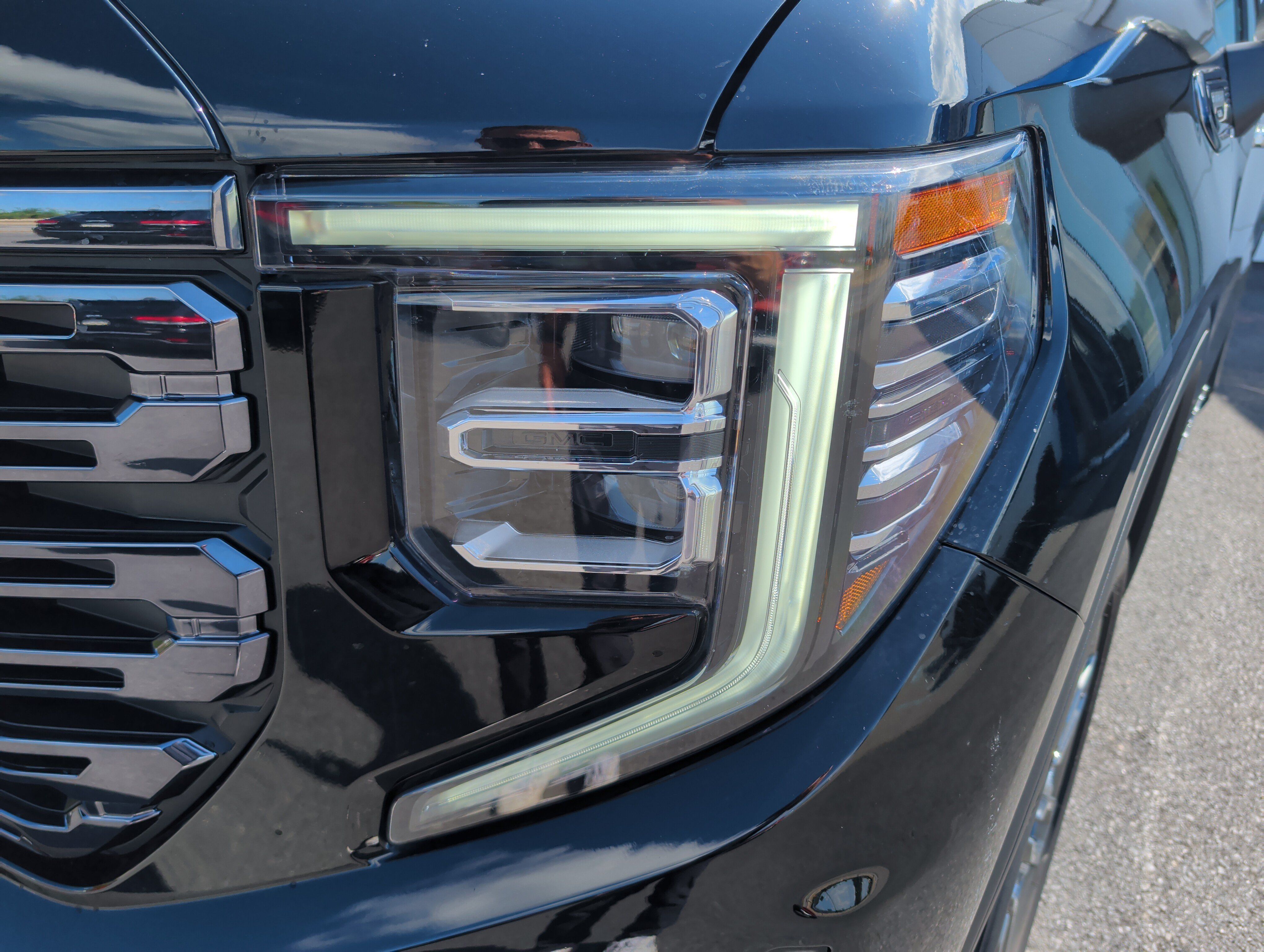 Used 2025 GMC Sierra 1500 Denali Ultimate AWD/4WD image 9