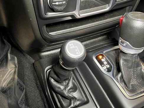 Certified 2023 Jeep Gladiator Sport image 38