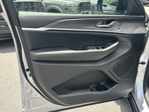 New 2026 Jeep Grand Cherokee Limited AWD/4WD image 10