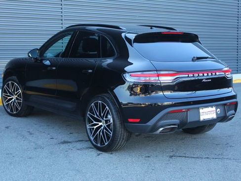 New 2026 Porsche Macan Base image 3