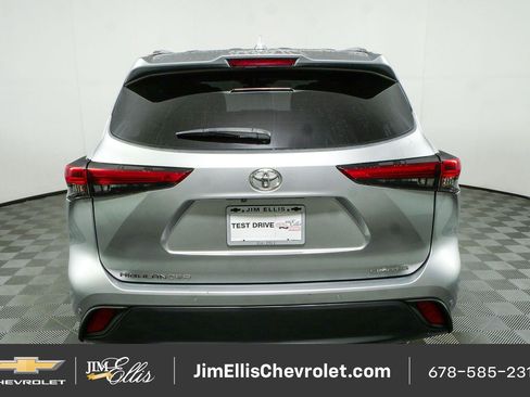 Used 2022 Toyota Highlander Limited FWD image 27