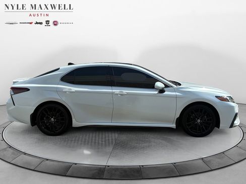 Used 2021 Toyota Camry XSE image 17