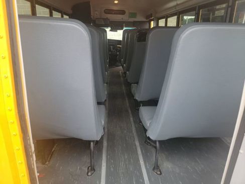 Used 2011 Chevrolet Express 4500 w/ School Bus Package RWD image 9