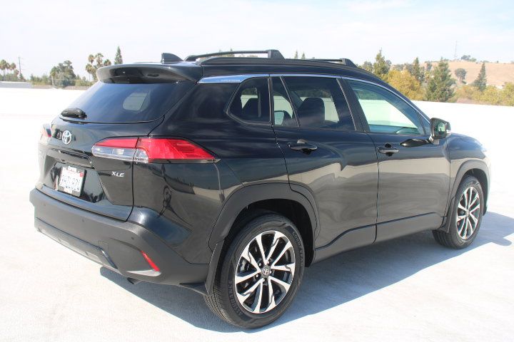 Certified 2023 Toyota Corolla Cross XLE w/ Convenience Package FWD image 3