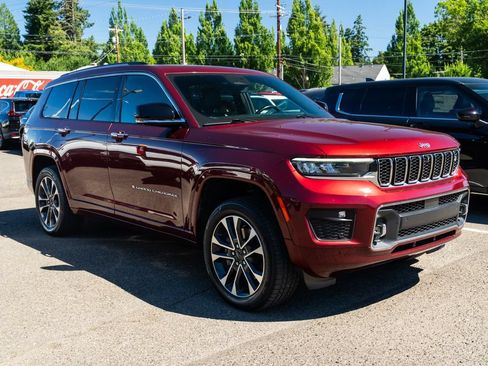 Used 2023 Jeep Grand Cherokee L Overland w/ Advanced Protech Group III AWD/4WD image 1
